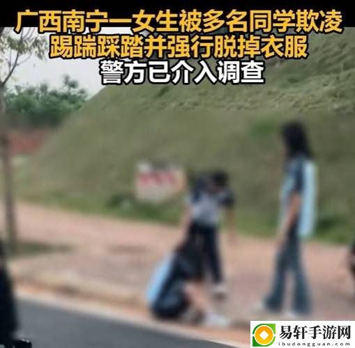  女学生被c扒衣服，网友表示：对校园安全的担忧再升级